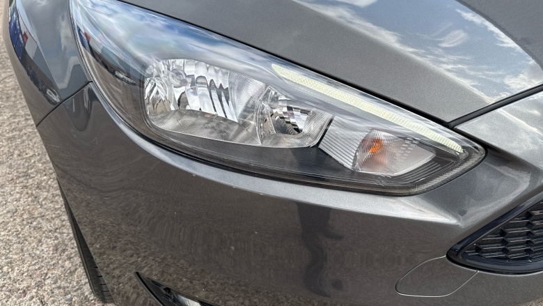 Ford Focus 1.0 EcoBoost 140 ST-Line Navigation 5dr Petrol Hatchback